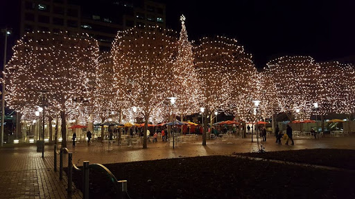  The Crown Center Courtyard