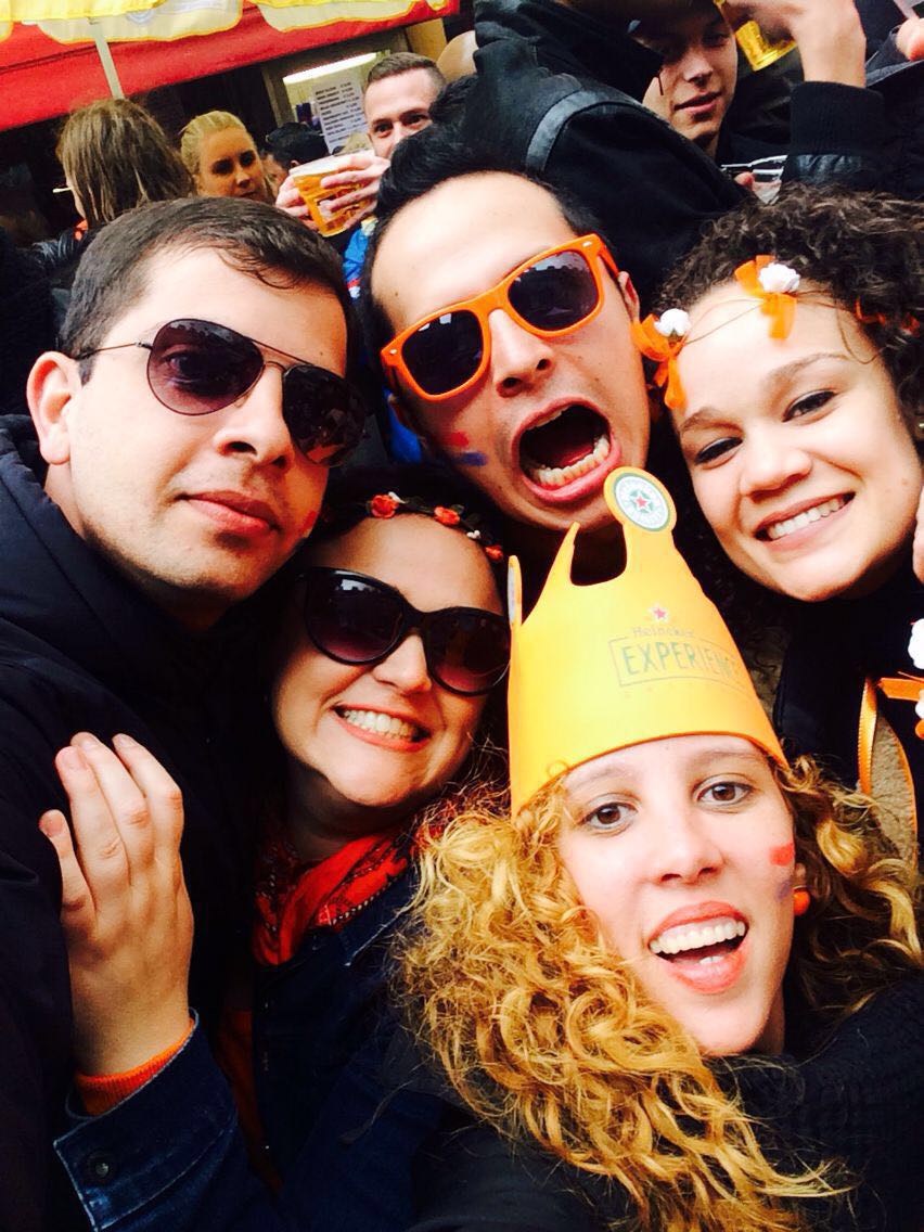 Kings Day in Amsterdam, Wear orange